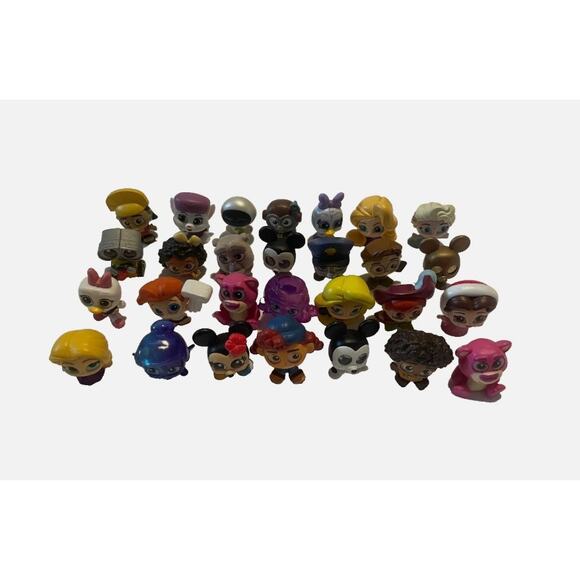 28 Pieces Disney Doorables Collection Bundle Lot Mickey Minnie Elsa technicolor - Picture 1 of 6